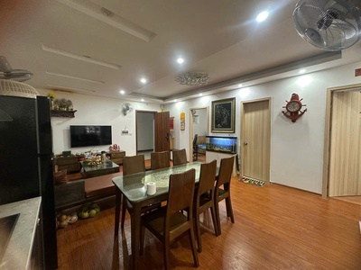 Bán căn hộ full đồ  78m , 3pn 2wc , ban công hướng nam, B2.1 chung cư Thanh Hà 1