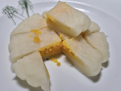 Bánh Trung Thu Sen Nguyễn Ngon 1