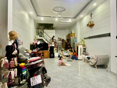 Nhà cực chất 1 trệt 2 lầu 1 sân thượng đúc btct 5mx11m phan văn hùm chợ chó tmt q12 0