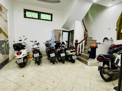 Hàng hiếm trung tâm cầu giấy- 4 phòng k.kín   gần hồ thoáng    5 tầng   30m2   8,25 tỷ. 1
