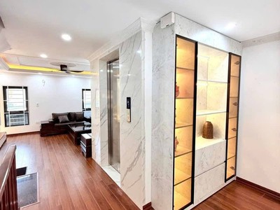 Lưu phais tầng 8.2 tỉ thang máy nhập khẩu, full nội thất xịn 4