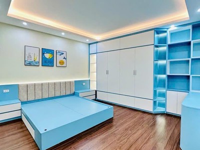 Bán nhà bồ đề long biên 32m2 5 tầng ngõ gần ô tô giá nhỉnh 5 tỷ 2