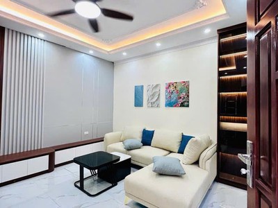 Bán nhà bồ đề long biên 32m2 5 tầng ngõ gần ô tô giá nhỉnh 5 tỷ 4