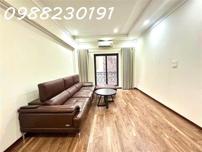 Bán nhà ngọc lâm long biên 32m2 5 tầng xây mới full nội thất giá nhỉnh 5 tỷ 1