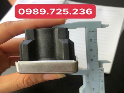 Chân tăng chỉnh inox bọc nhựa vuông 40   Giải pháp tối ưu cho nội thất bền đẹp 1