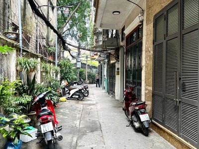  5.3 tỷ - nhà mới đẹp long lanh   ngõ 3 gác   50m ra phố minh khai  2