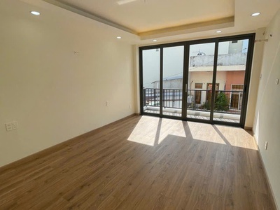 Tân kỳ tân quý xe hơi đậu cửa chỉ cách aeonmall tân phú chỉ vài phút. 4