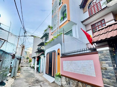 Căn hộ dịch vụ 16 phòng  phan huy ích 1