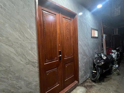 Bán nhà tập thể tầng 1   phố nguyễn văn cừ   long biên 0