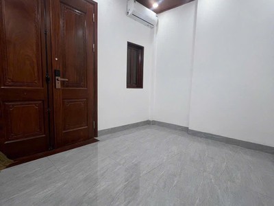 Bán nhà tập thể tầng 1   phố nguyễn văn cừ   long biên 3