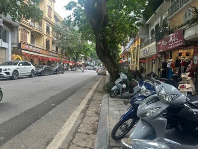 Hai mặt phố hoà mã - vỉa hè siêu rộng- kinh doanh vô đối  - mặt phố cổ giá rẻ hơn cả mặt phố cầu 0