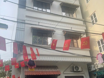 BÁN NHÀ  4 Tầng Lô Góc Ngay Sát Học Viẹn Tài CHính Quốc Gia 0