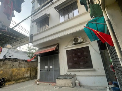 BÁN NHÀ  4 Tầng Lô Góc Ngay Sát Học Viẹn Tài CHính Quốc Gia 1