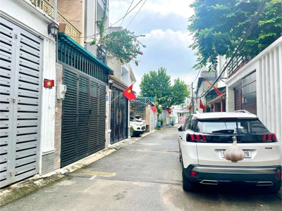 Nhà 4 tầng 6PN ngay Ngã tư Linh Xuân Phạm Văn Đồng - Xe hơi tránh 1