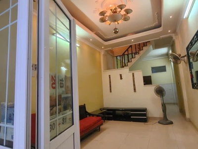 NHÀ HÀO NAM 55m2 x Mặt tiền đẹp 4M  NGÕ THÔNG   Thoáng trước sau - Trước nhà rộng 4m 2