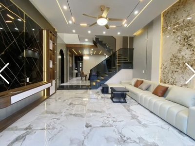 Nhà 3 tầng mới đẹp mặt tiền lỗ giáng 24 . dt:100m 0
