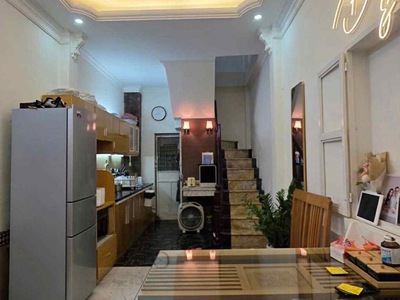 Nhà đẹp đống đa - đi bộ ra hồ hoàng cầu  - nội thất cơ bản 0