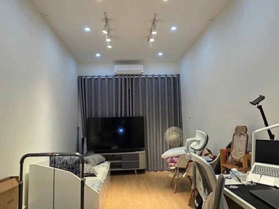 Nhà đẹp đống đa - đi bộ ra hồ hoàng cầu  - nội thất cơ bản 1