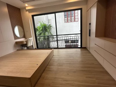 Nhà mới đủ nội thất ngoc ô tô phố thạch cầu 35m2 x 5 tầng, mặt tiền 4.7m 6.6 tỷ long biên. 3