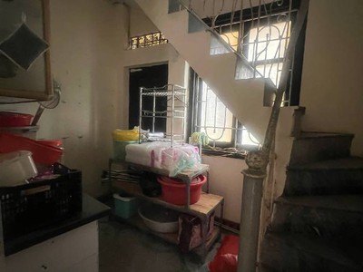 Nhà lô góc - trước nhà rộng thoáng sáng - sổ vuông đẹp - giá đầu tư 3 tầng   30,3m2   7,5 tỷ. 2