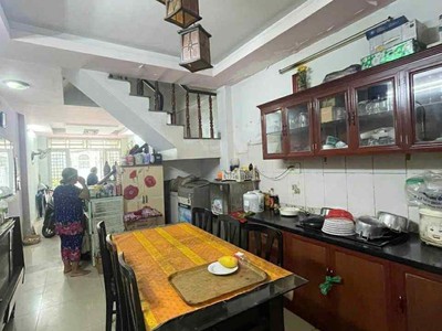 Bán nhà hẻm nhựa 7m hòa hưng- p12  chính chủ lâu đời   mặt tiền kinh doanh đỉnh   5 tầng btct   8pn 1