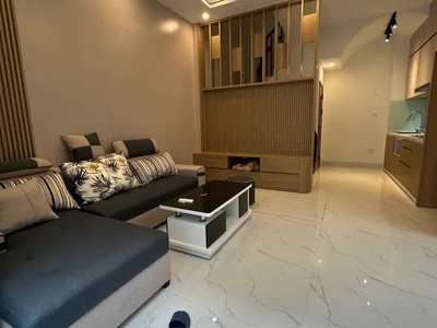 Nhà mới đủ nội thất ngoc ô tô phố thạch cầu 35m2 x 5 tầng, mặt tiền 4.7m 6.6 tỷ long biên. 0