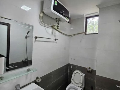 Bán nhà  riêng phố thanh am ô tô đỗ cổng 36m2 x 5 tầng 6.15 tỷ long biên. 4