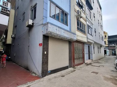 Bán nhà  riêng phố thanh am ô tô đỗ cổng 36m2 x 5 tầng 6.15 tỷ long biên. 0