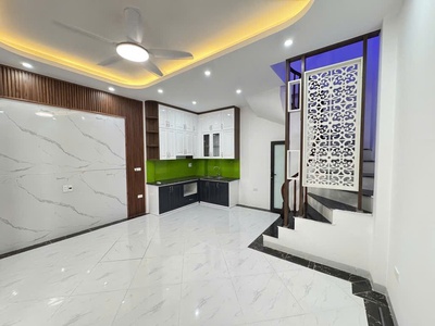 Bán nhà nguyễn sơn long biên 35m2 5 tầng full nội thất ngõ rộng 3 gác giá nhỉnh 5 tỷ 1