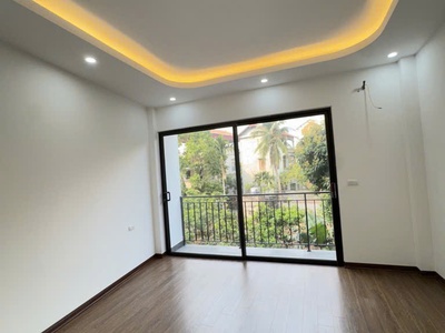 Bán nhà thạch bàn long biên   42m    5 tầng   6,55 tỷ   gần ô tô, nhà đẹp ở ngay 1