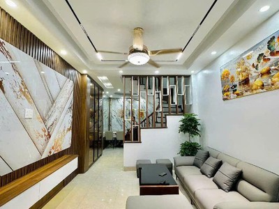 Bán nhà trường lâm long biên 35m2 5 tầng xây mới full nội thất ngõ gần ô tô giá nhỉnh 5 tỷ 0