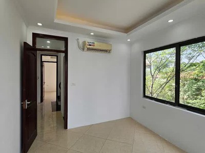 Bán nhà  riêng phố thanh am ô tô đỗ cổng 36m2 x 5 tầng 6.15 tỷ long biên. 1