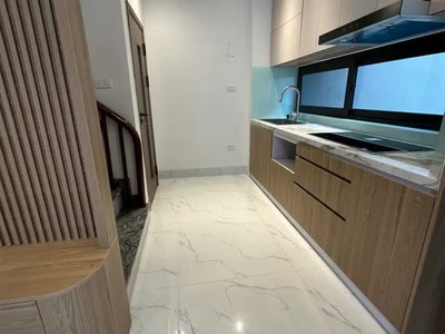 Nhà mới đủ nội thất ngoc ô tô phố thạch cầu 35m2 x 5 tầng, mặt tiền 4.7m 6.6 tỷ long biên. 4
