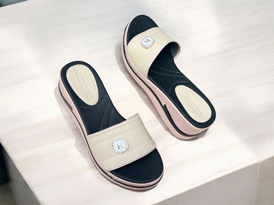 Kết nối cùng  công ty giày QUỐC ĐỊNH 1
