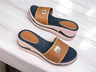 Kết nối cùng  công ty giày QUỐC ĐỊNH 5