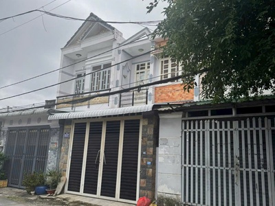 Bán nhà  6x22  mặt tiền thới tam thôn 14   hóc môn   chỉ 5,9 tỷ 0