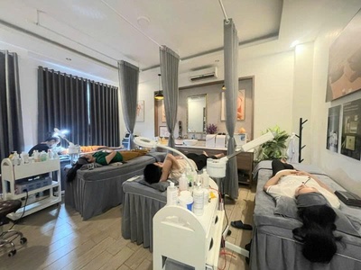 Bán nhà mặt tiền khu vip   4 tầng có thang máy   đối diện chợ, cạnh trung tâm thương mại 1