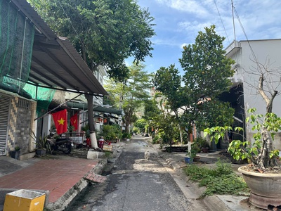 Bán lô đất tái định cư hòn rớ 1 cách cầu bình tân 350m. lh e hồng 2