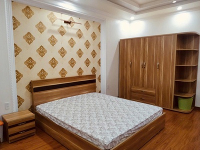 Cho thuê nhà mặt phố Văn Cao, 4 ngủ khép kín  80m2 . 6