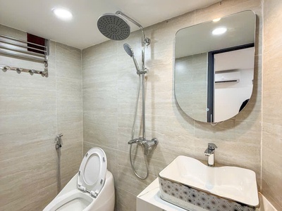 Nhà nhỏ dễ mua - hoàng hoa thám - chính chủ - sổ a4 - 3 tầng btct - tặng full nội thất - giá 3 tỷ 2