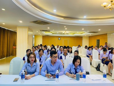 Có nên nhượng quyền trung tâm tiếng Anh cho trẻ em  Góc nhìn từ thực tế 2