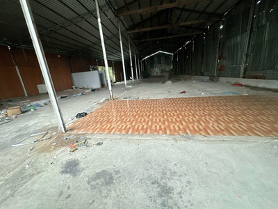 Cho thuê mặt bằng xây sẵn 600m2 ngay trung tâm TP Bến Tre 1