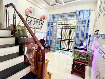 2,46 tỷ- gần huỳnh tấn phát - đường nhựa xe 7 chỗ đậu trước nhà- 4 tấng, kiên cố- 4 phòng ngủ 1