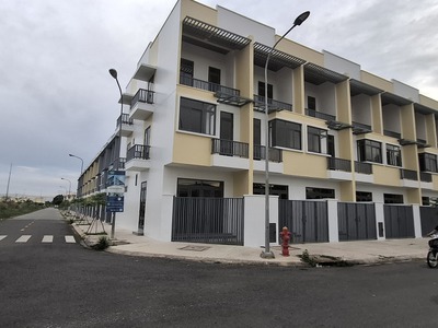 Nhà phố trung tâm phước đông   tây ninh 4