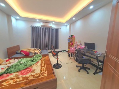 Bán nhà văn tiến dũng 42m2, 5 tầng, ô tô tránh trước cửa, gần vinhomes wonder 1