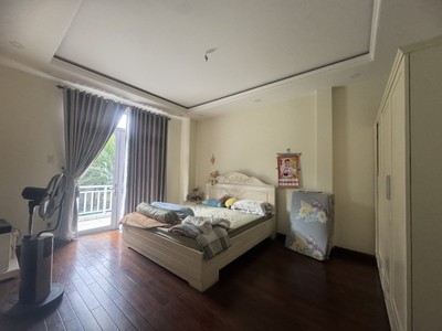 Bán biệt thự liền kề, phường phước long tp hcm  dt  8 x14.5m, 115m2, 3 tầng, sổ hồng, giá 14.3 tỷ. 2