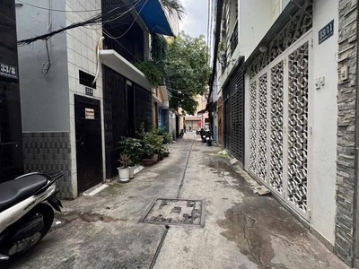 Bán nhà nguyễn đình chính, phú nhuận, dt 36m2, 4 tầng, 5 phòng ngủ, hẻm thông xe máy 4