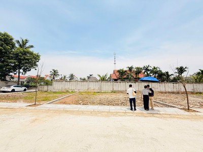 Mặt tiền : 5,5m full thổ cư . 2