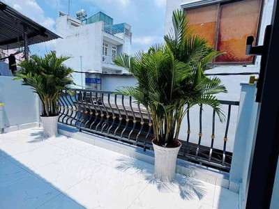 Nhà 2 tầng mới 100 44m2 mới 100, hẻm 4m thông trương phước phan giáp lê văn quới btđ, bình tân 4