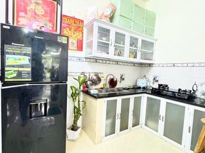 2,46 tỷ- gần huỳnh tấn phát - đường nhựa xe 7 chỗ đậu trước nhà- 4 tấng, kiên cố- 4 phòng ngủ 3